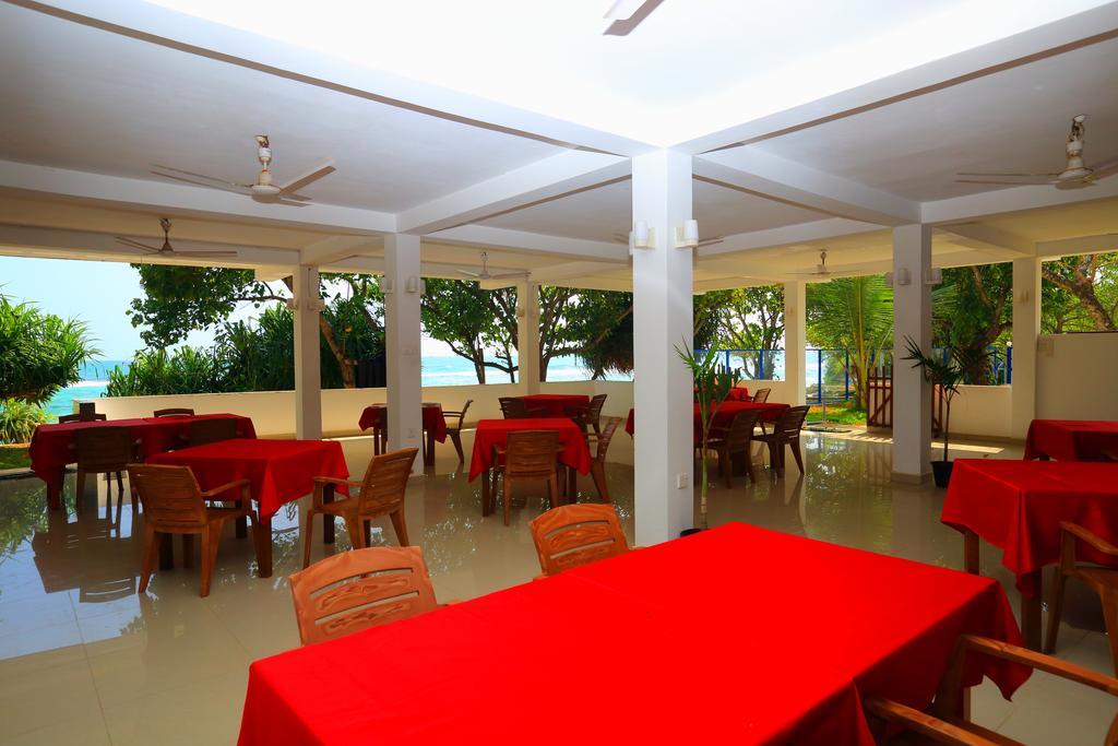Paradise Beach Resort & Diving School Mirissa Bagian luar foto