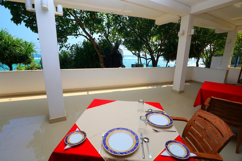 Paradise Beach Resort & Diving School Mirissa Bagian luar foto