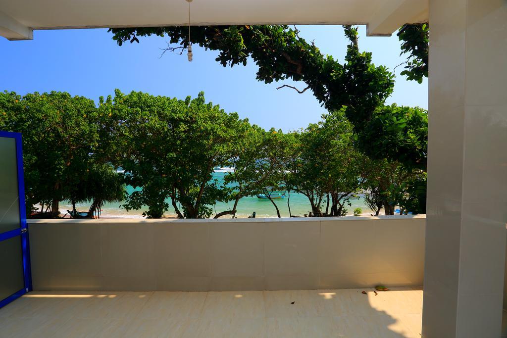 Paradise Beach Resort & Diving School Mirissa Bagian luar foto