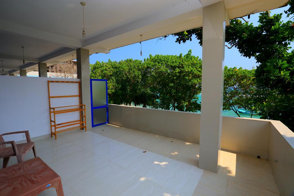 Paradise Beach Resort & Diving School Mirissa Bagian luar foto