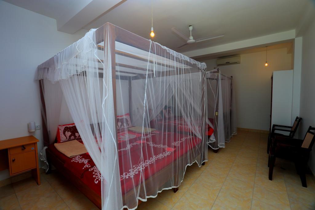 Paradise Beach Resort & Diving School Mirissa Bagian luar foto