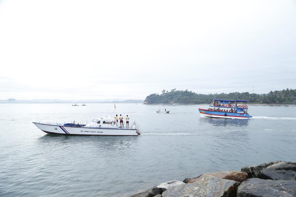 Paradise Beach Resort & Diving School Mirissa Bagian luar foto
