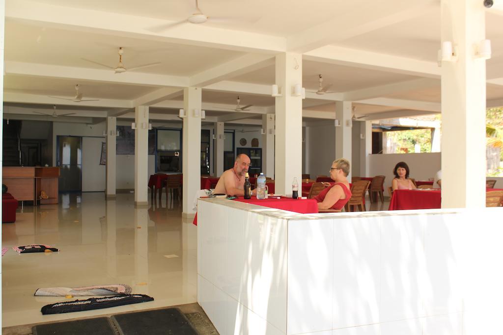 Paradise Beach Resort & Diving School Mirissa Bagian luar foto