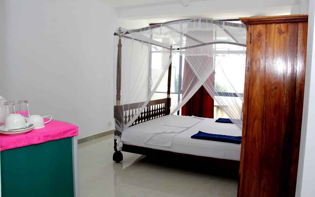 Paradise Beach Resort & Diving School Mirissa Bagian luar foto