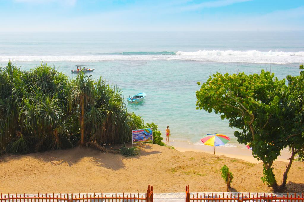 Paradise Beach Resort & Diving School Mirissa Bagian luar foto
