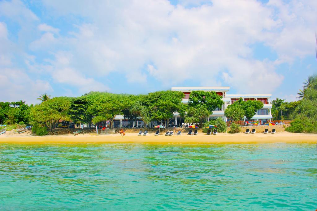 Paradise Beach Resort & Diving School Mirissa Bagian luar foto