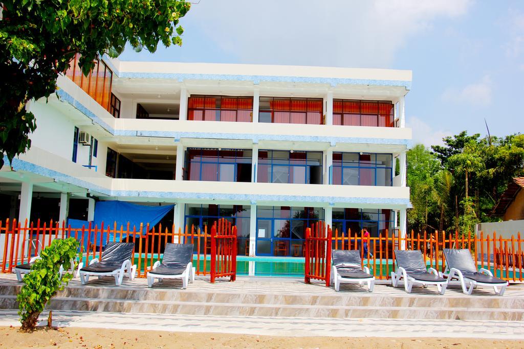 Paradise Beach Resort & Diving School Mirissa Bagian luar foto