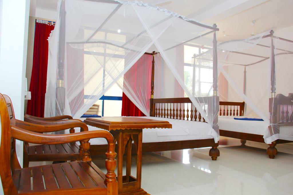 Paradise Beach Resort & Diving School Mirissa Bagian luar foto