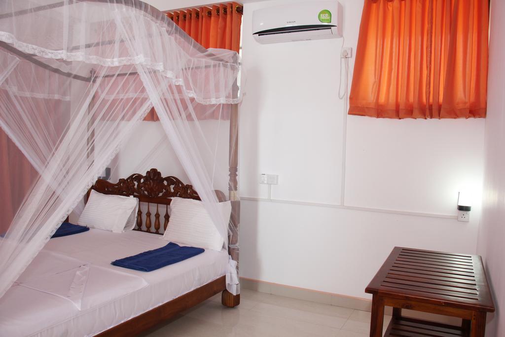 Paradise Beach Resort & Diving School Mirissa Bagian luar foto