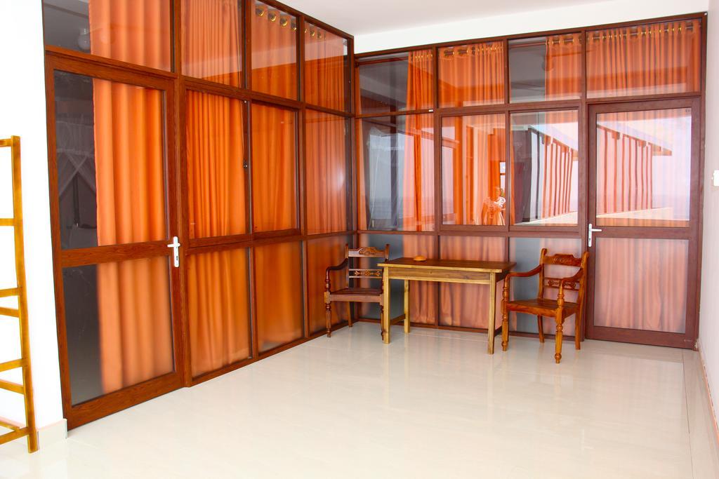 Paradise Beach Resort & Diving School Mirissa Bagian luar foto