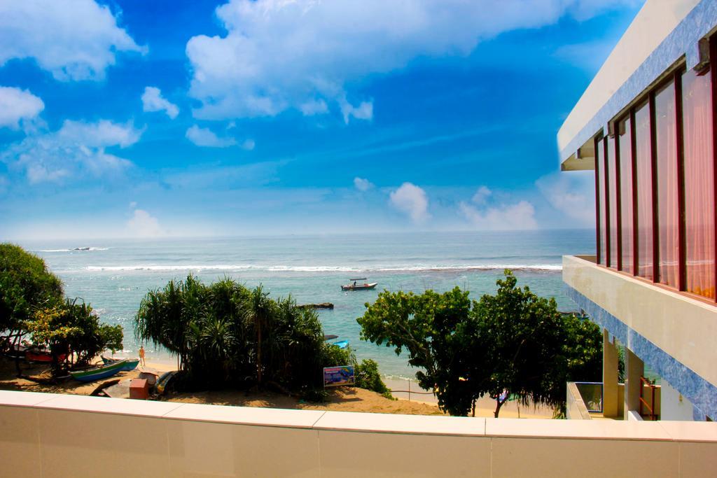 Paradise Beach Resort & Diving School Mirissa Bagian luar foto