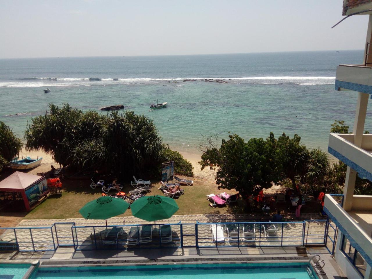 Paradise Beach Resort & Diving School Mirissa Bagian luar foto