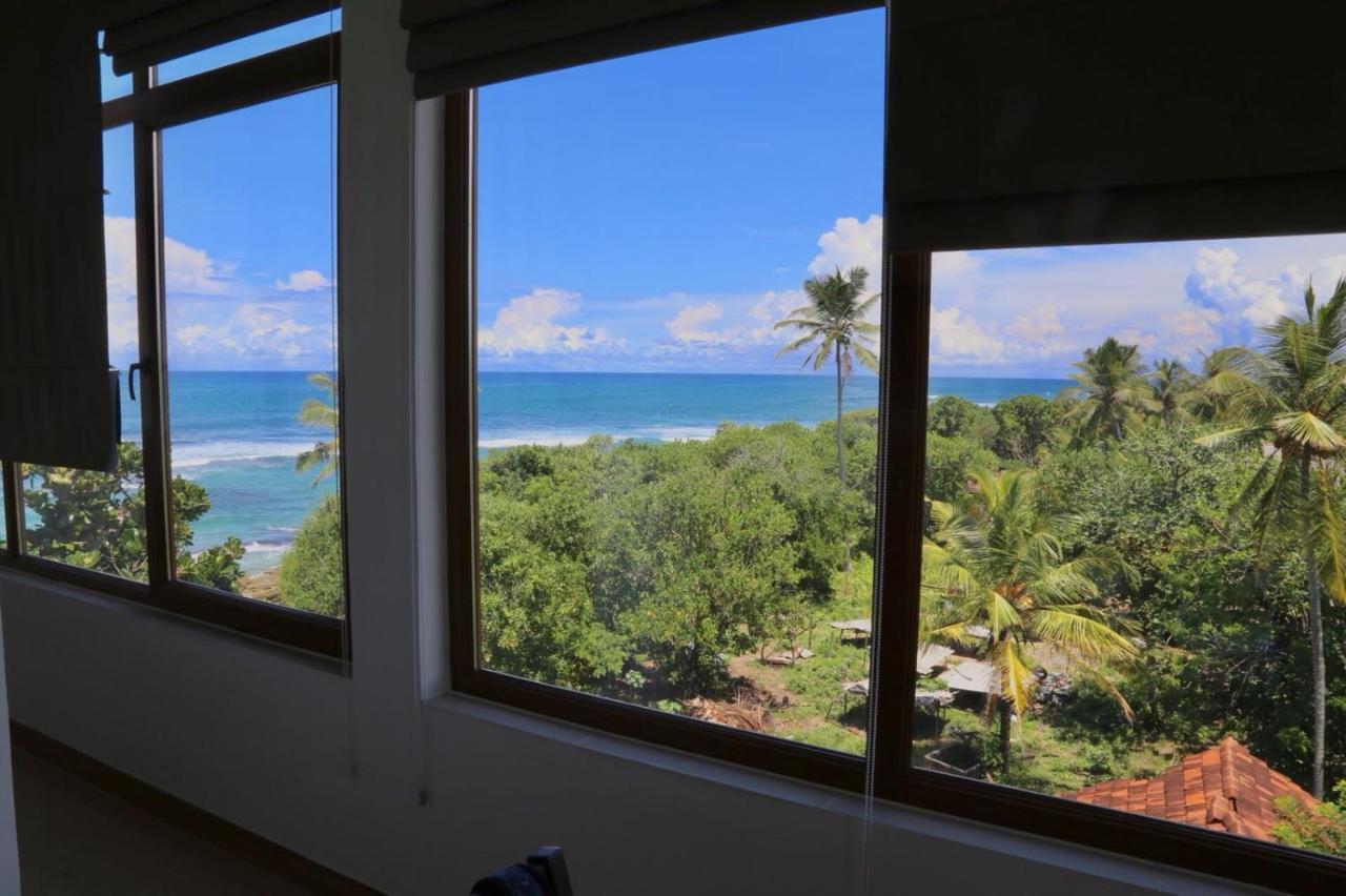 Paradise Beach Resort & Diving School Mirissa Bagian luar foto